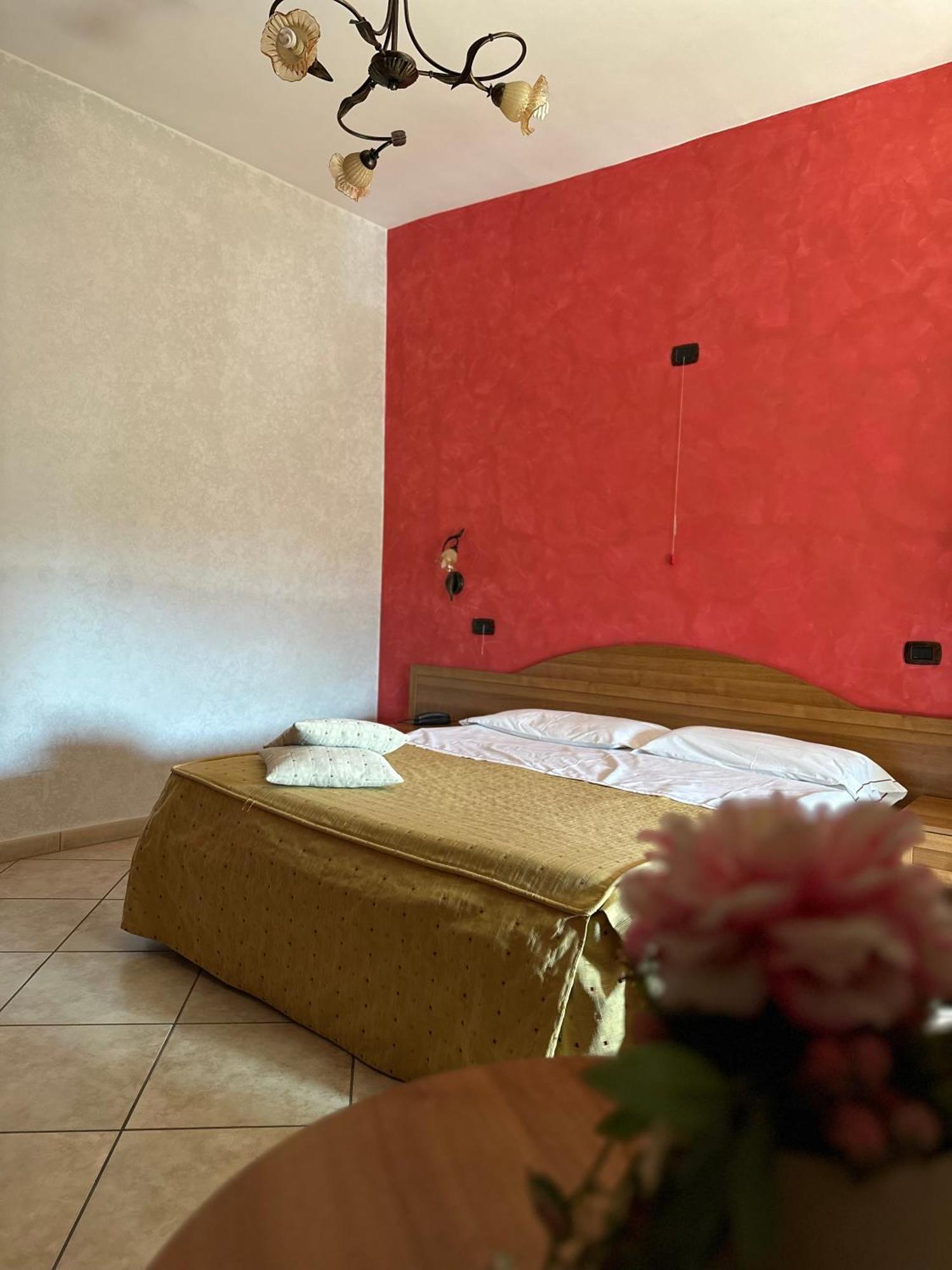 Hotel Il Giardino Degli Aranci Nola Kültér fotó